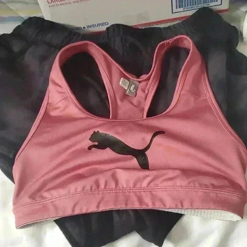 ☆☆☆Pink lounge shorts and puma sports bra